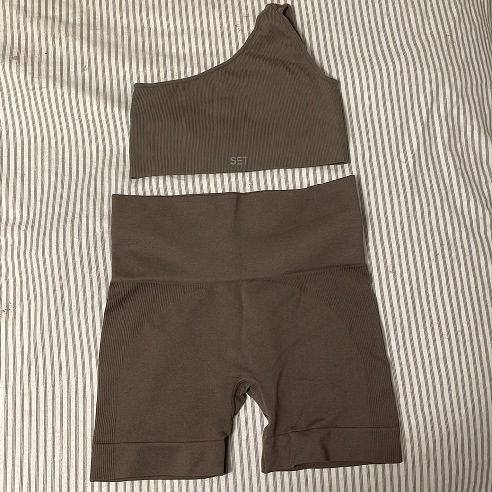 Set active biker short set